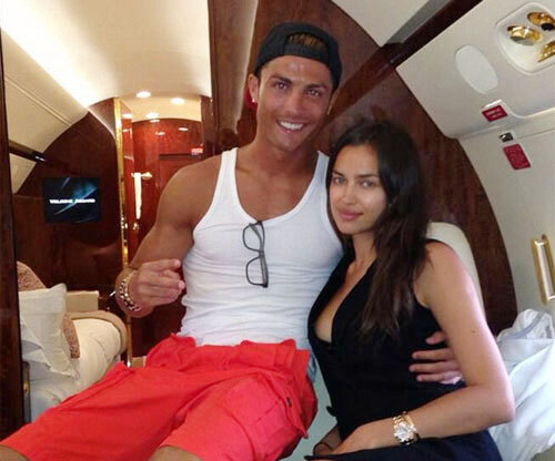 Chơi ngông, Ronaldo thuê 4 chuyên cơ tới dự World Cup 2014